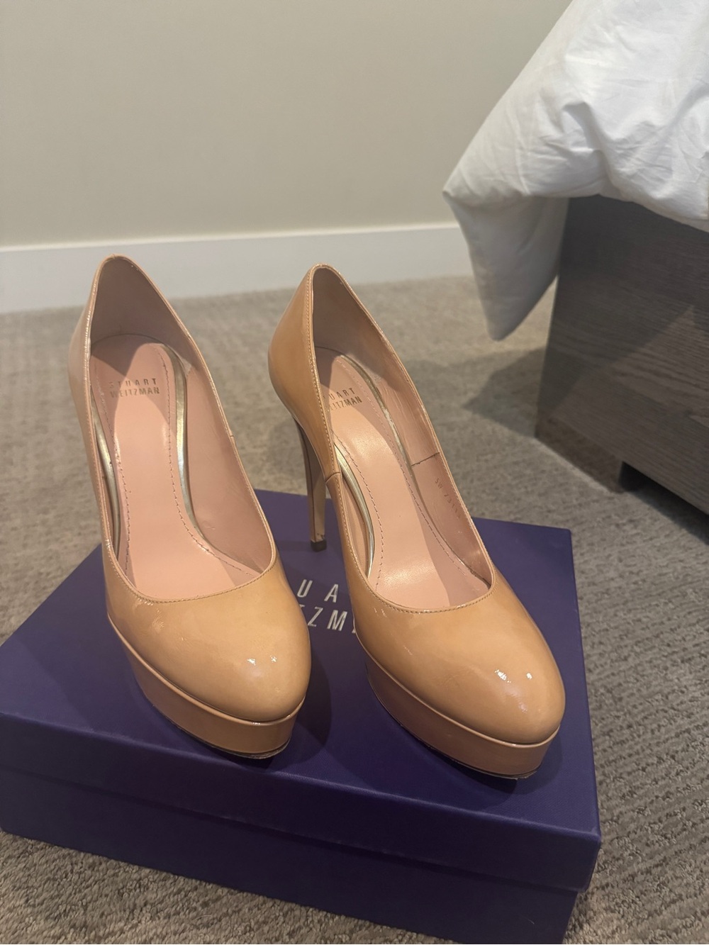 Stuart Weitzman Beige Patent Leather Platform Pumps